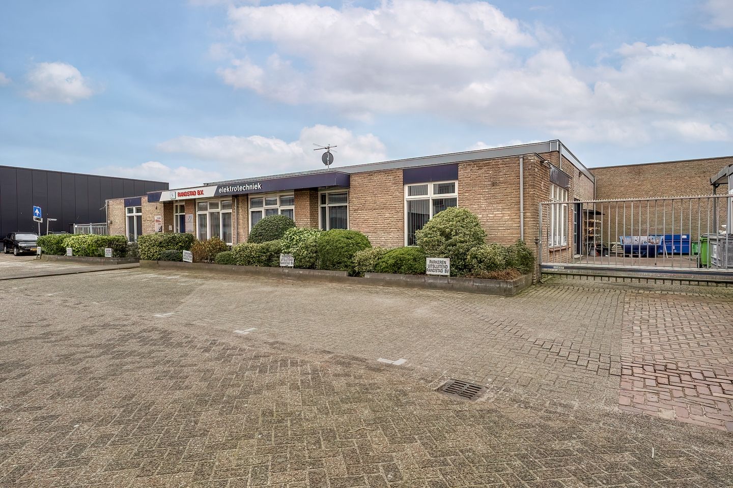 Bekijk foto 3 van Weversbaan 15