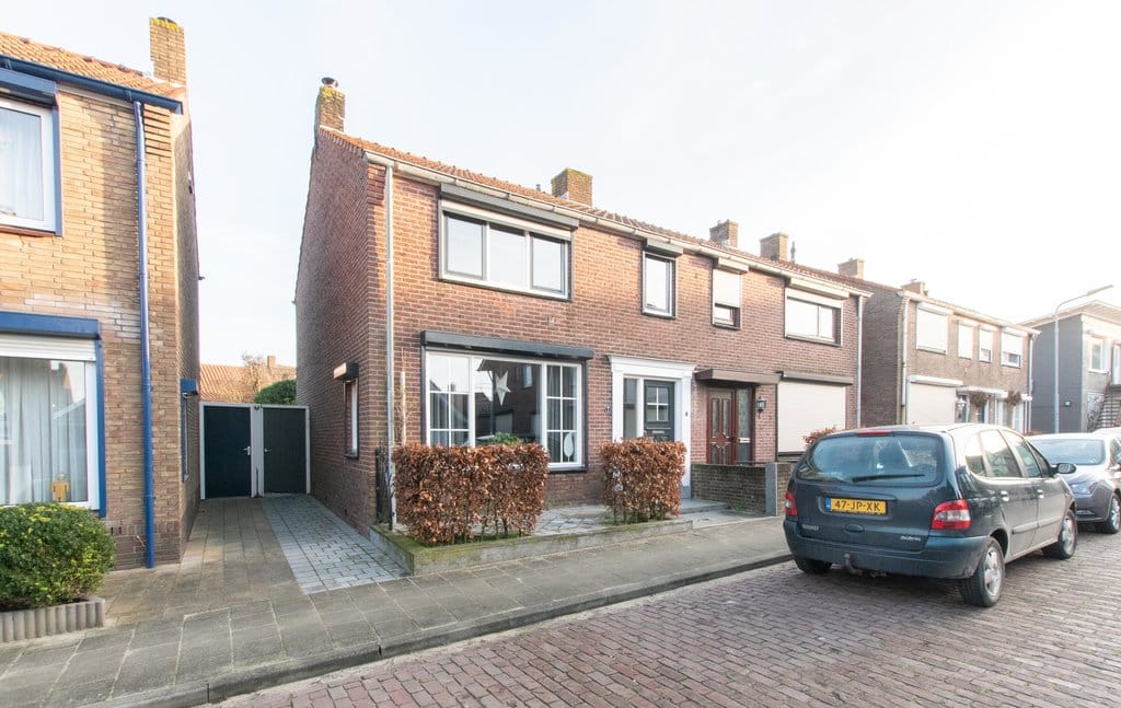 Photo 2 of Beatrixstraat 7