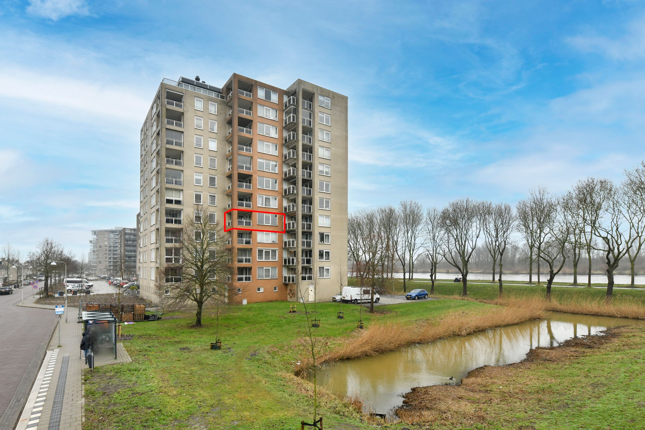 Buying a house in The Netherlands., Fregat 413