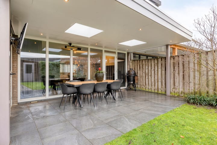 Foto 2 van De Streepen 9