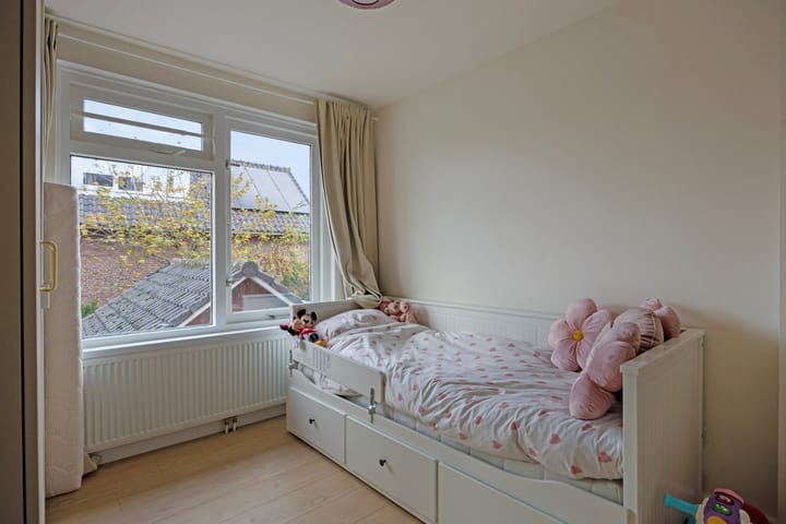 Photo 18 of Burgemeester van Roosmalenstraat 29