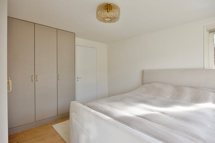 Photo 15 of Burgemeester van Roosmalenstraat 29