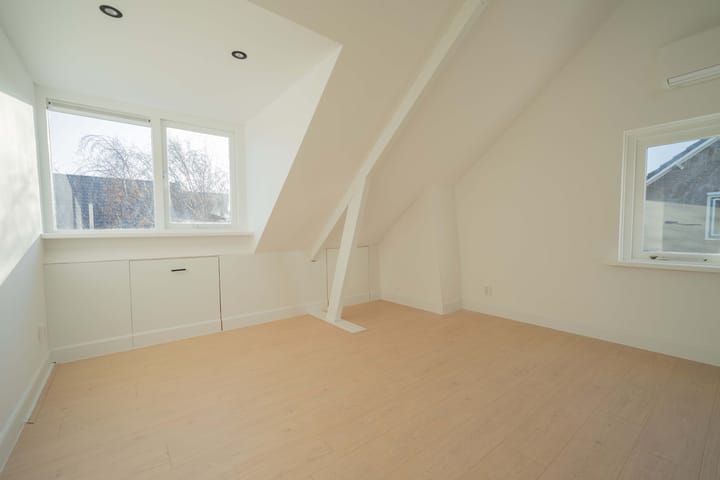 Photo 27 of Burgemeester van Roosmalenstraat 29