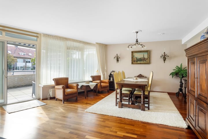 Foto 2 van Valkenierslaan 37-A1