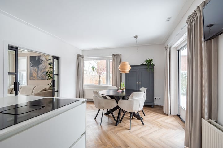 Photo 17 of Burg Haverkampstraat 15