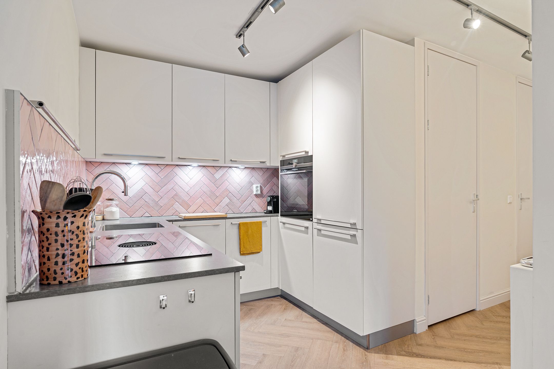 Foto 15 van Valkenbosplein 17-E