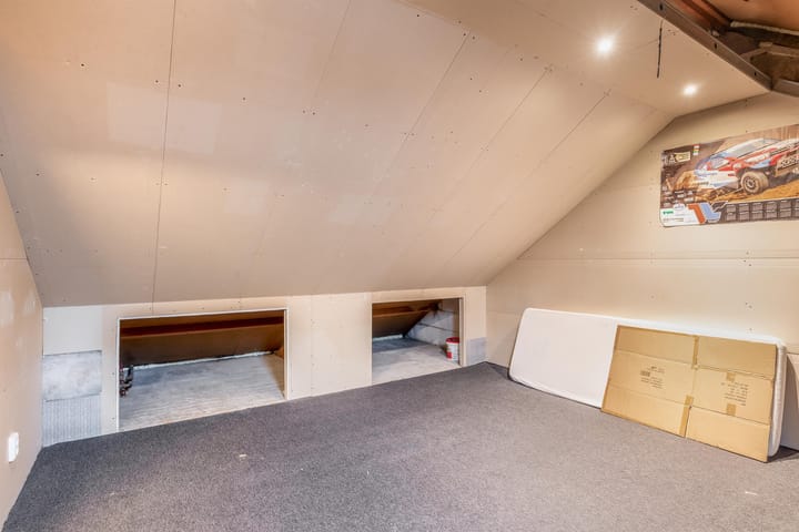 Photo 27 of Van Broekhuisenstraat 6