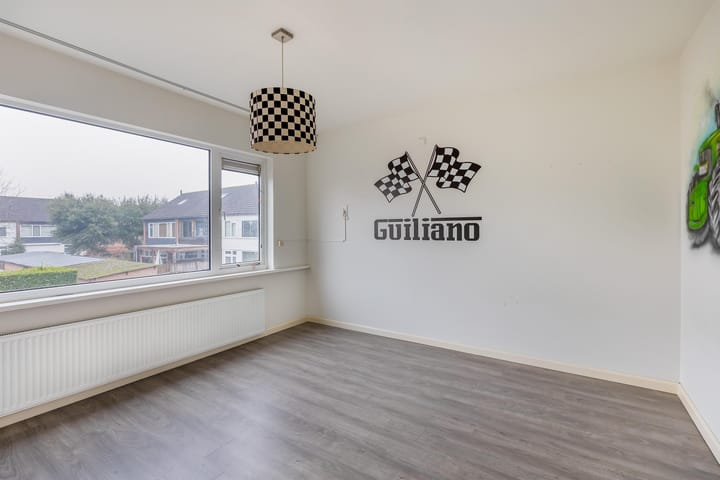 Photo 19 of Van Broekhuisenstraat 6