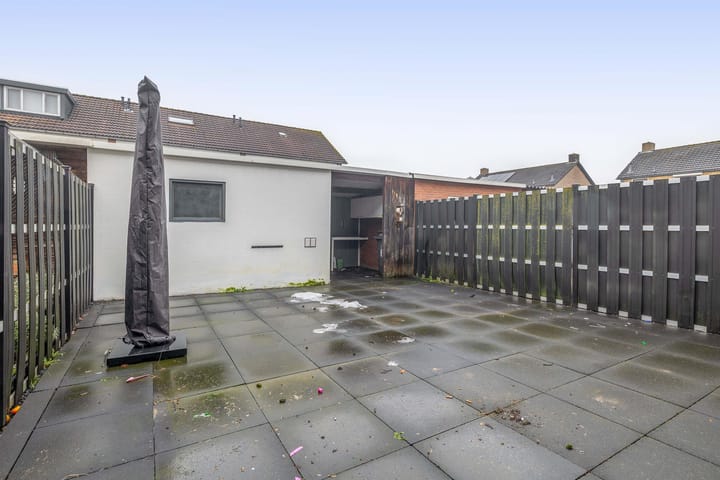 Photo 32 of Van Broekhuisenstraat 6