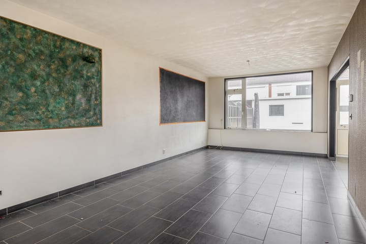 Photo 15 of Van Broekhuisenstraat 6