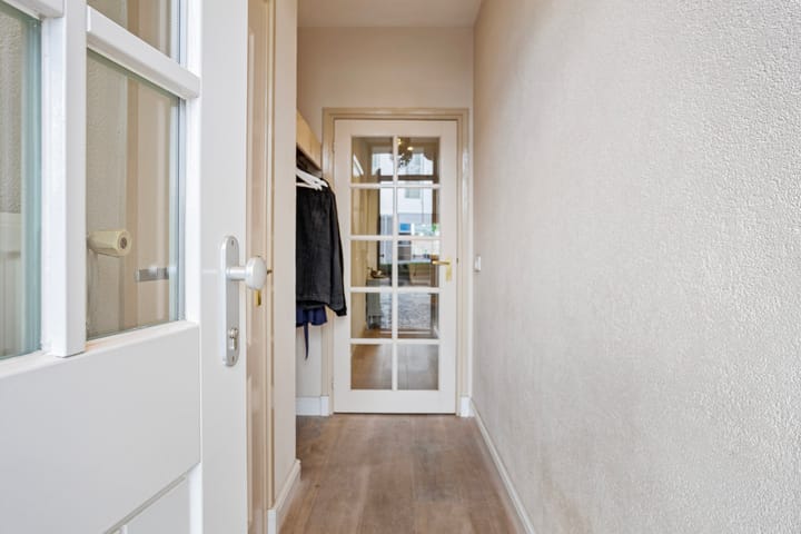 Photo 3 of Leenderweg 8