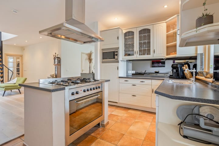 Foto 11 van Leenderweg 8