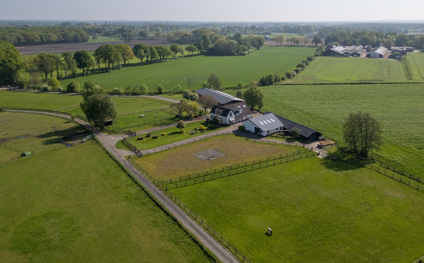 Bekijk foto 1 van Klein Moorst 14