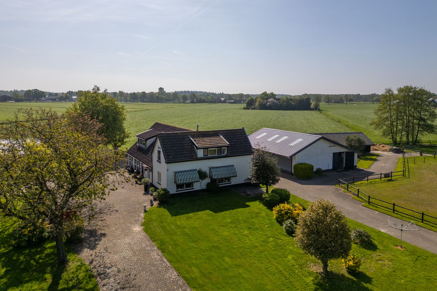 Bekijk foto 2 van Klein Moorst 14