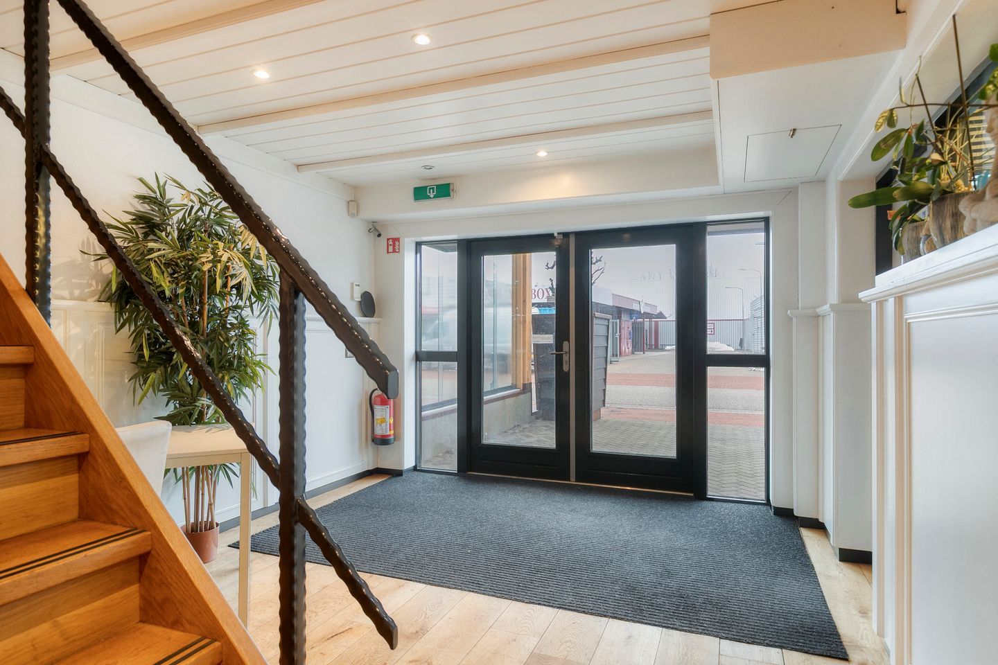 Bekijk foto 2 van Koperslager 19