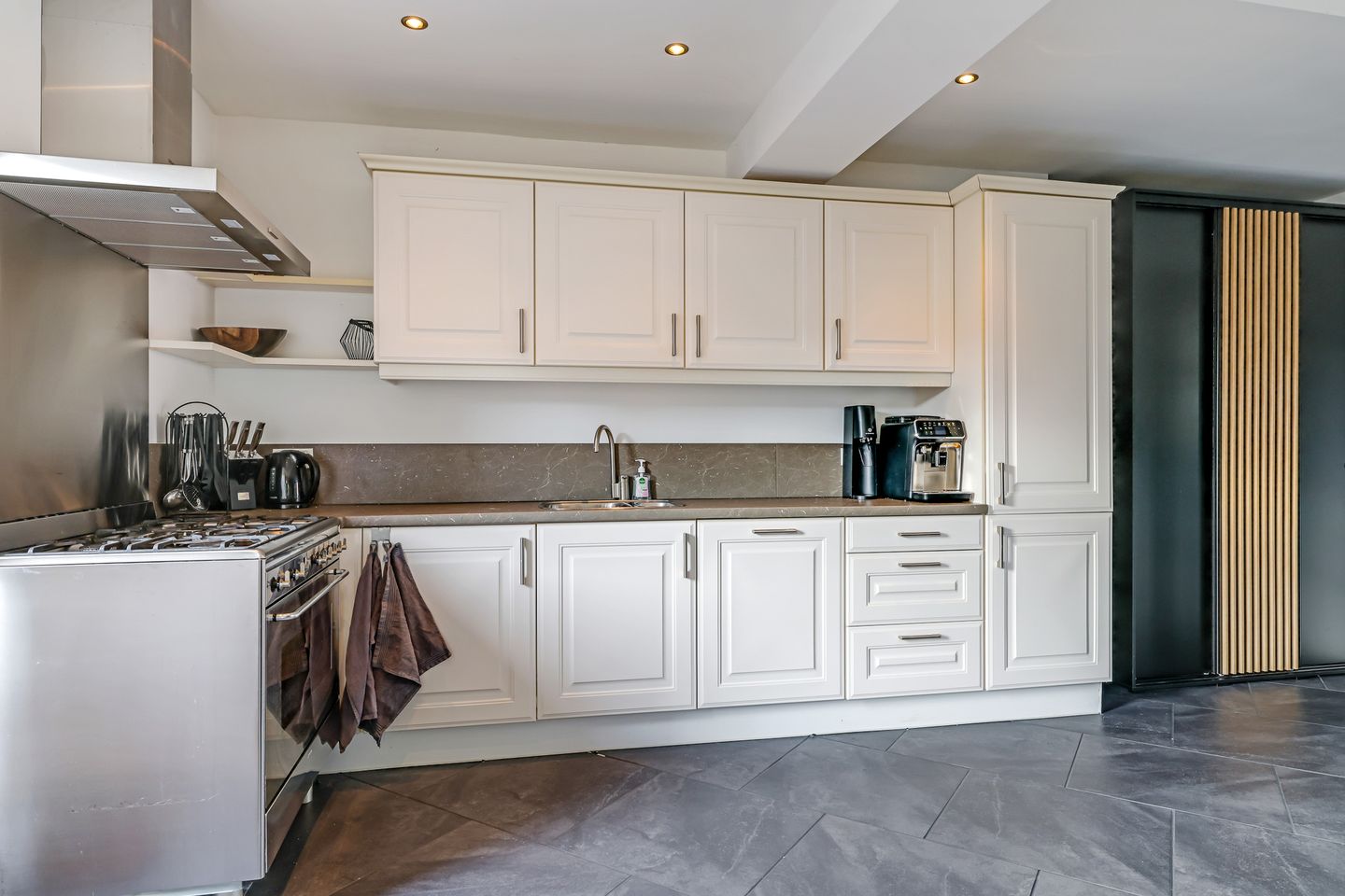 Foto 4 van Leliestraat 8