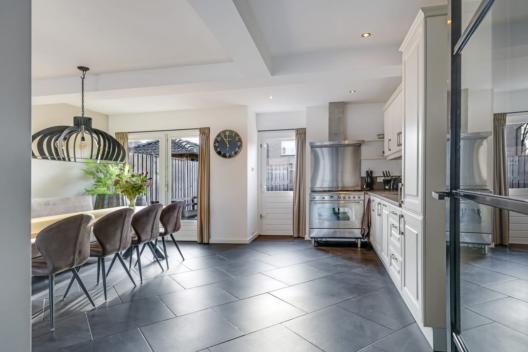 Foto 11 van Leliestraat 8