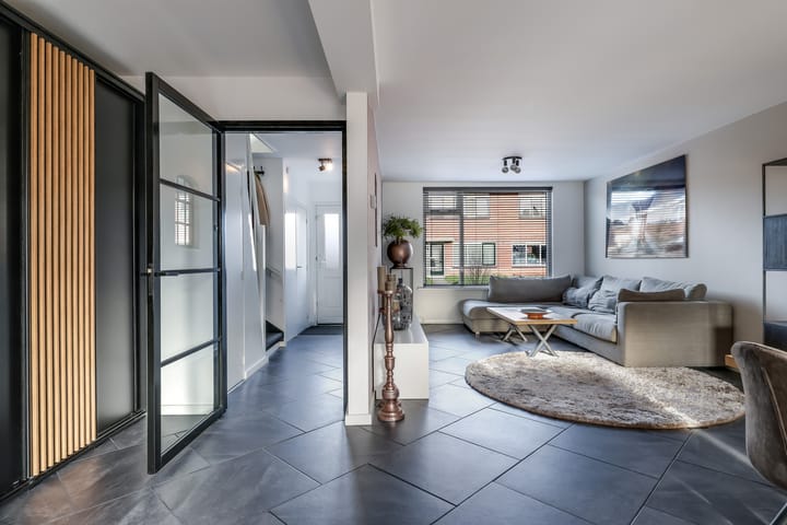 Foto 15 van Leliestraat 8