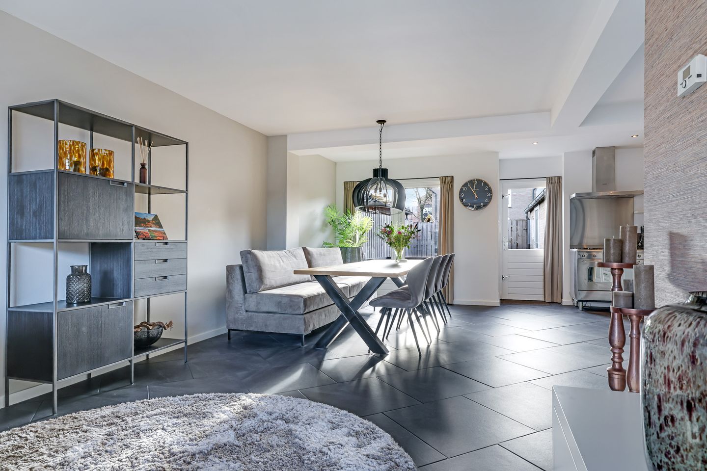 Foto 20 van Leliestraat 8