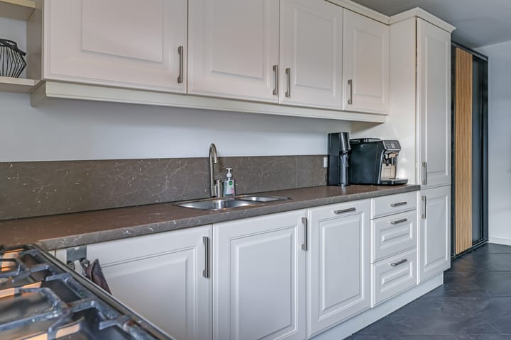 Foto 27 van Leliestraat 8