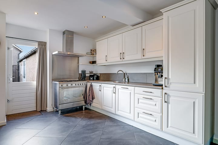 Foto 24 van Leliestraat 8