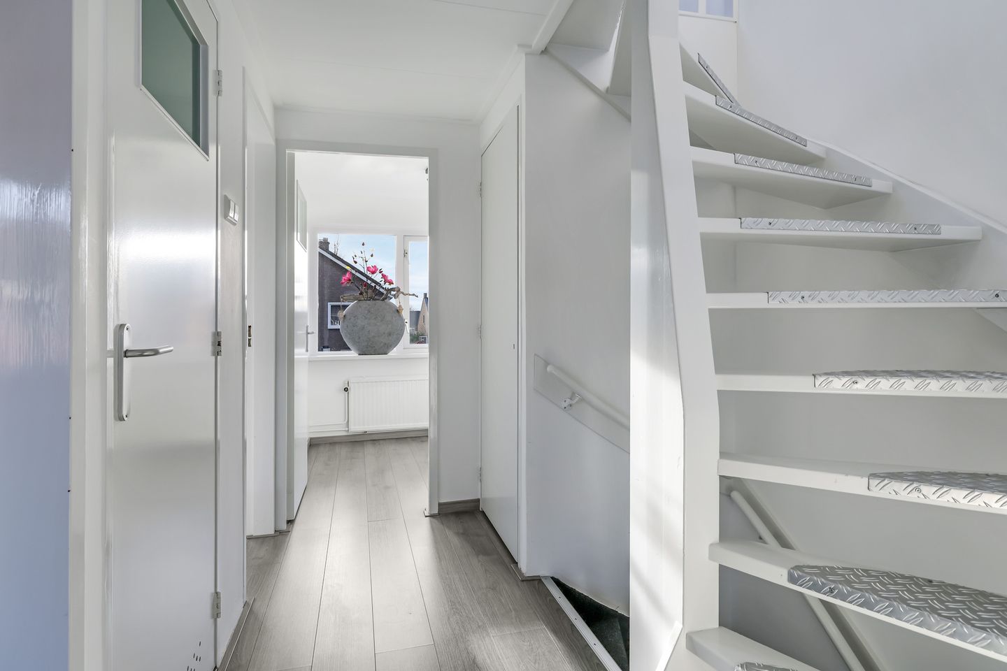 Foto 40 van Leliestraat 8