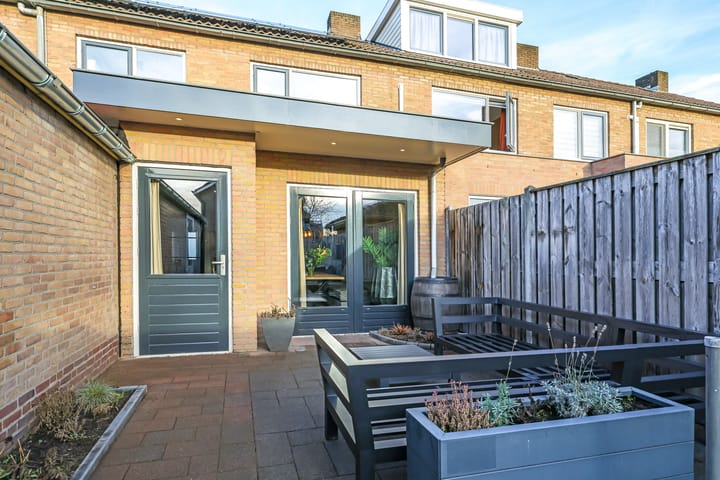 Foto 56 van Leliestraat 8