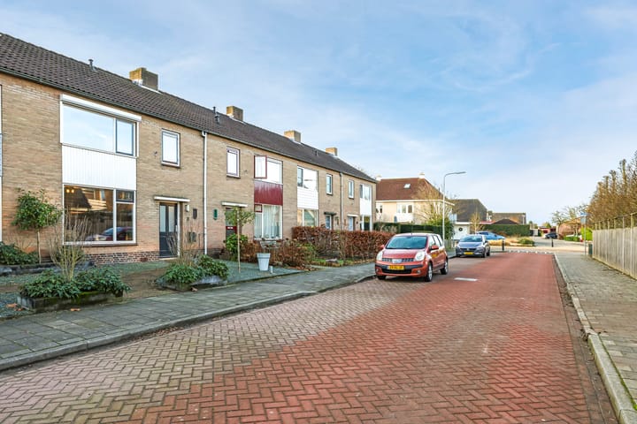 Foto 63 van Leliestraat 8