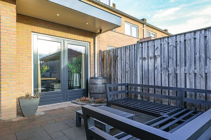 Foto 50 van Leliestraat 8