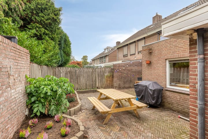 Foto 16 van van Galenstraat 9