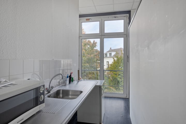 Photo 18 of Burg. Dijckmeesterweg 5-1