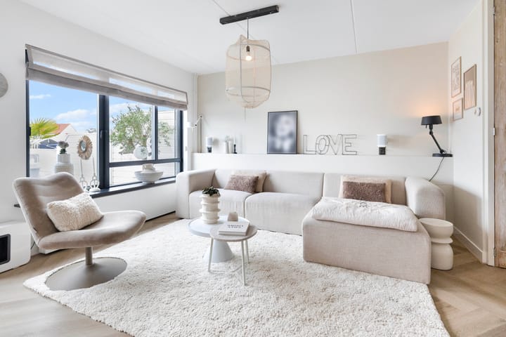 Photo 2 of Pluto 162