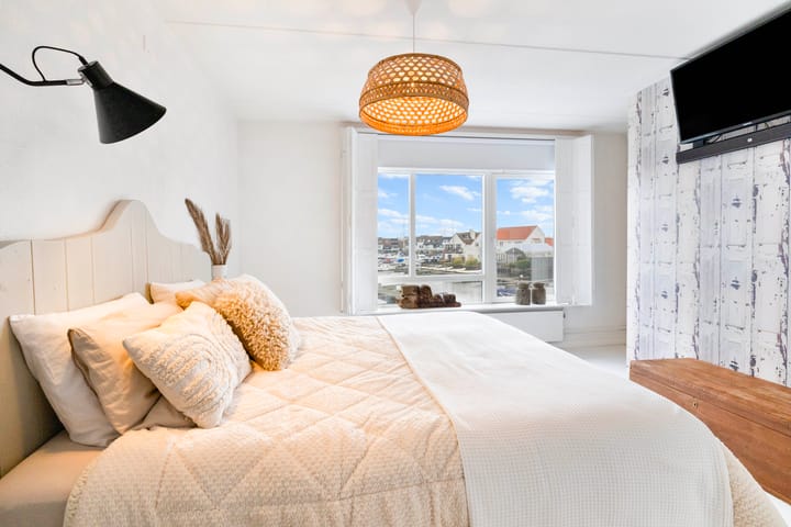 Photo 25 of Pluto 162