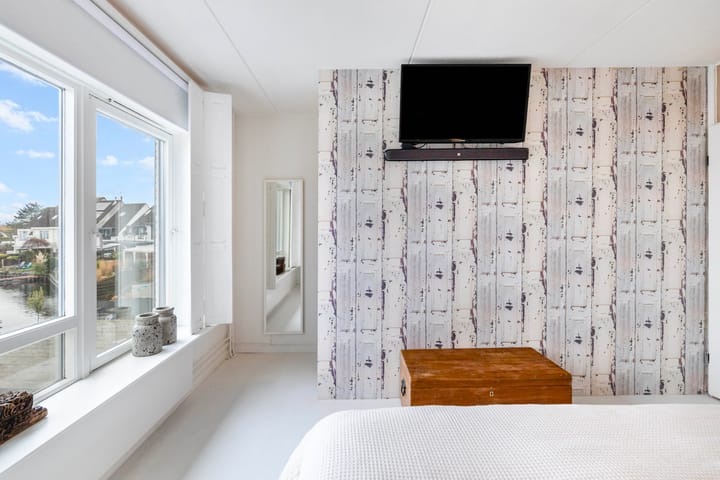 Photo 26 of Pluto 162