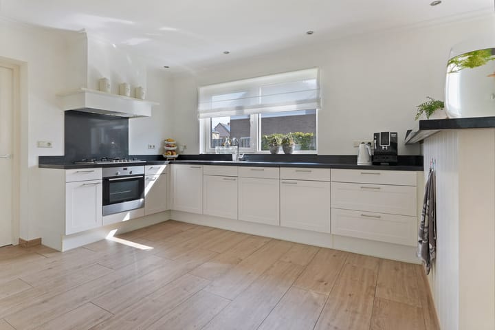 Foto 13 van Ooststraat 2