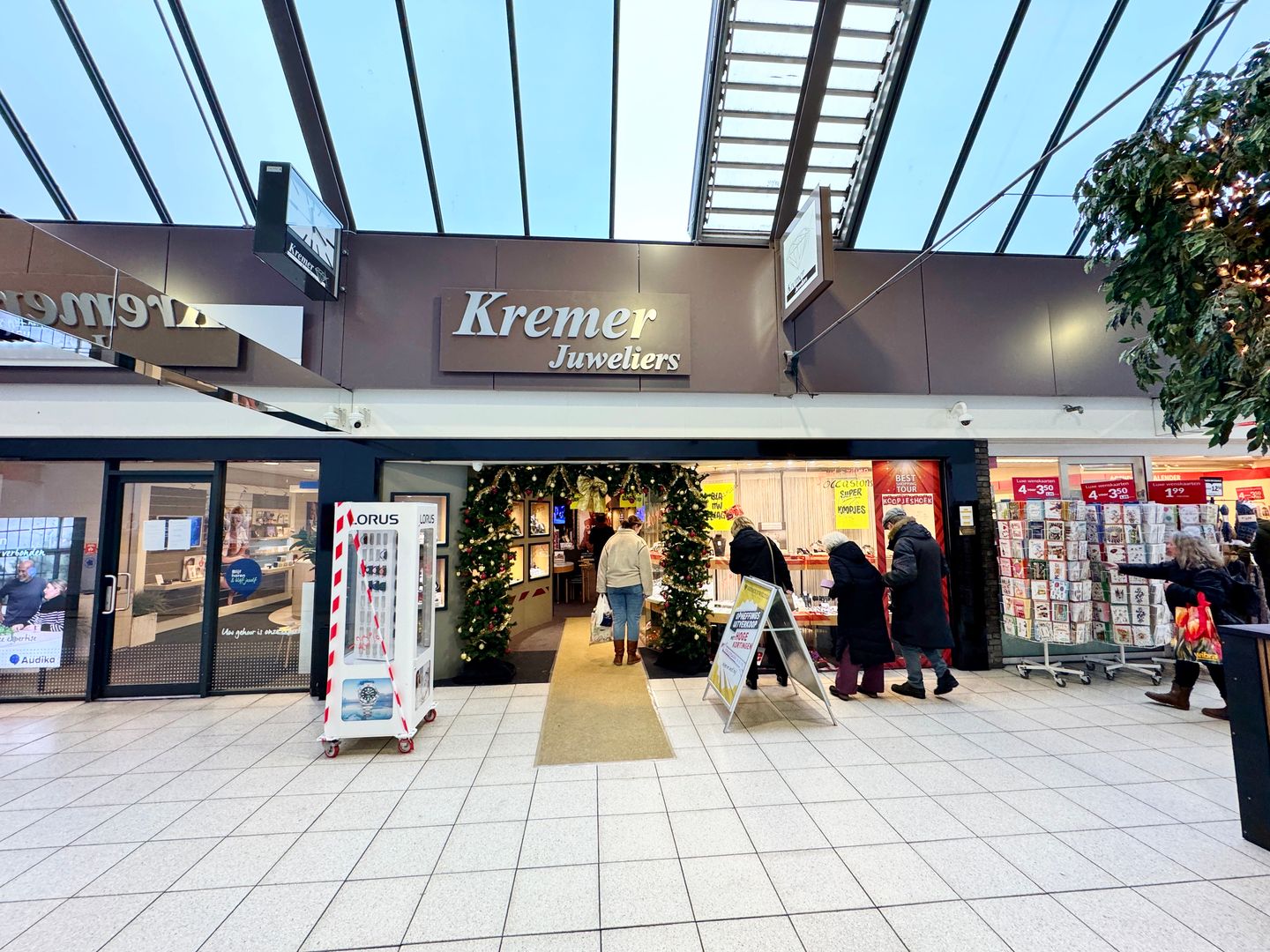 View photo 2 of Dierenriemstraat 188