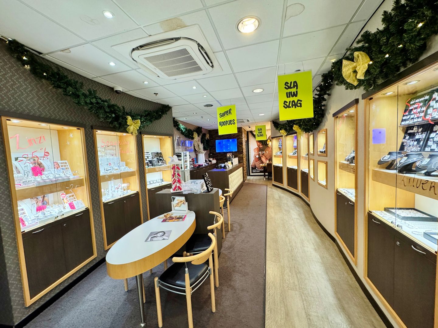 View photo 4 of Dierenriemstraat 188