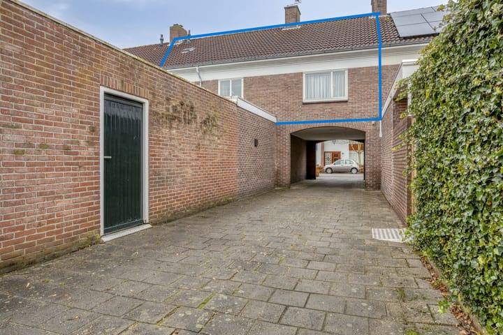 Photo 2 of Prins Bernhardstraat 15