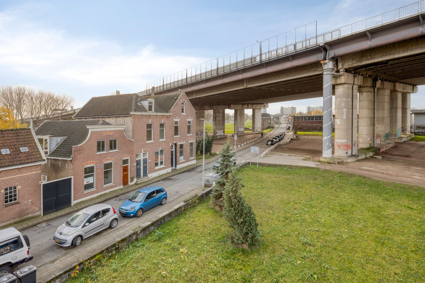 View photo 2 of Bovenstraat 127-131