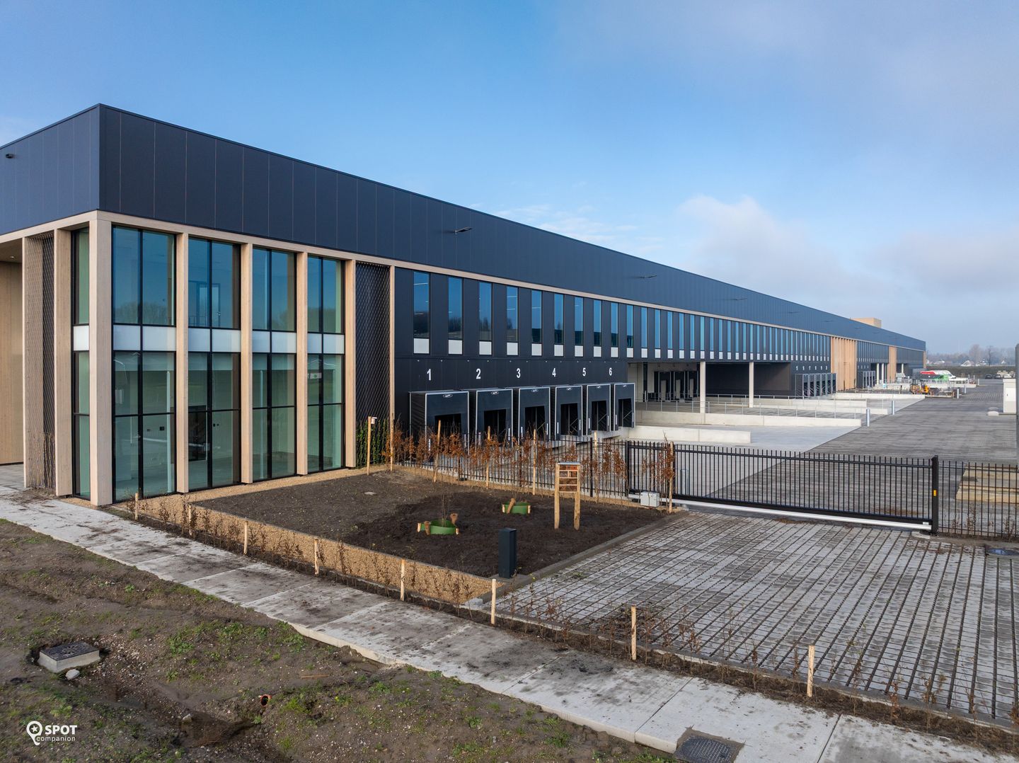 View photo 3 of Bromostraat 33