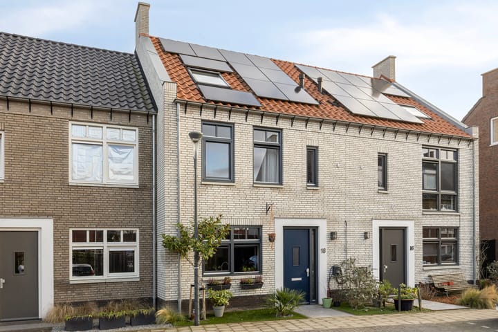 Foto 2 van Kattenstaart 18