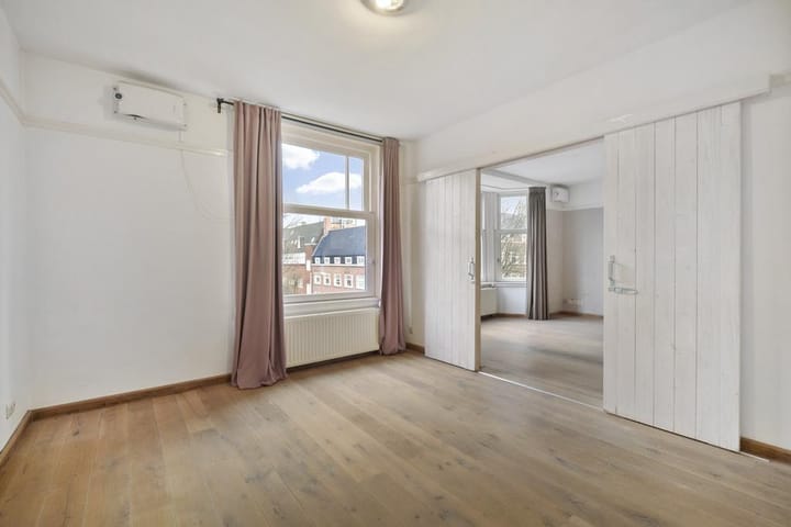 Photo 5 of Haarlemmermeerstraat 56-3