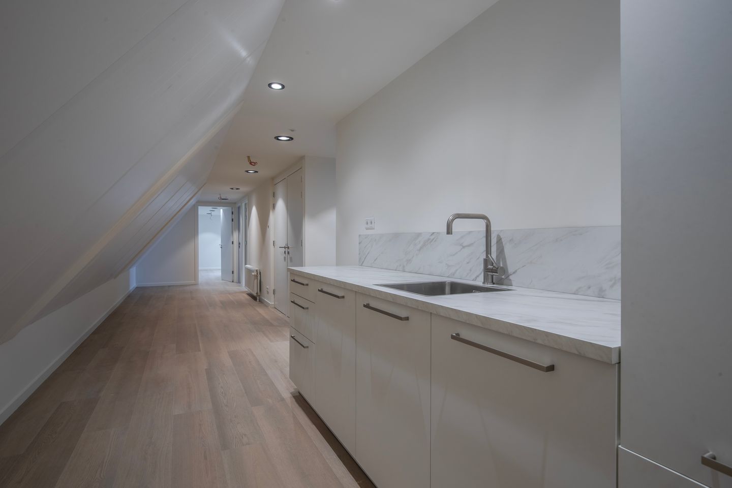 Bekijk foto 4 van Parelmoerwolk 3