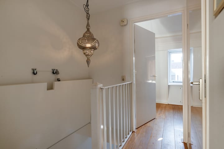 Photo 11 of Dirkje Mariastraat 28