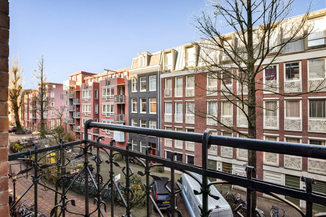 Photo 11 of Vrolikstraat 52-2