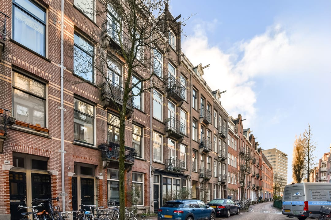 Photo 16 of Vrolikstraat 52-2