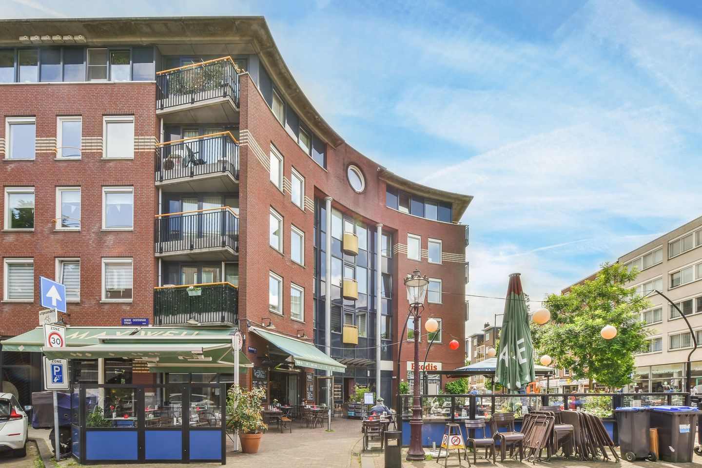 Photo 20 of Vrolikstraat 52-2