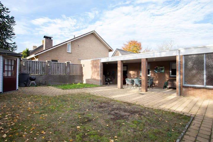 Foto 2 van Diederik van Altenastraat 9