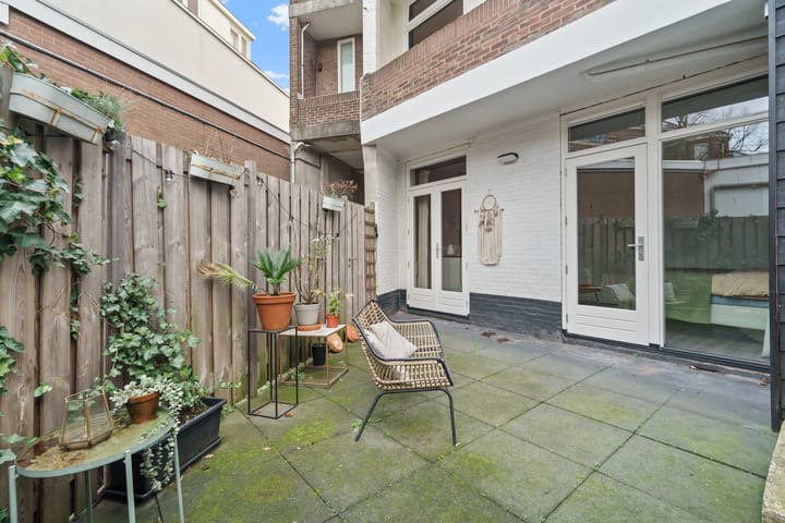 Foto 32 van Paramaribostraat 11