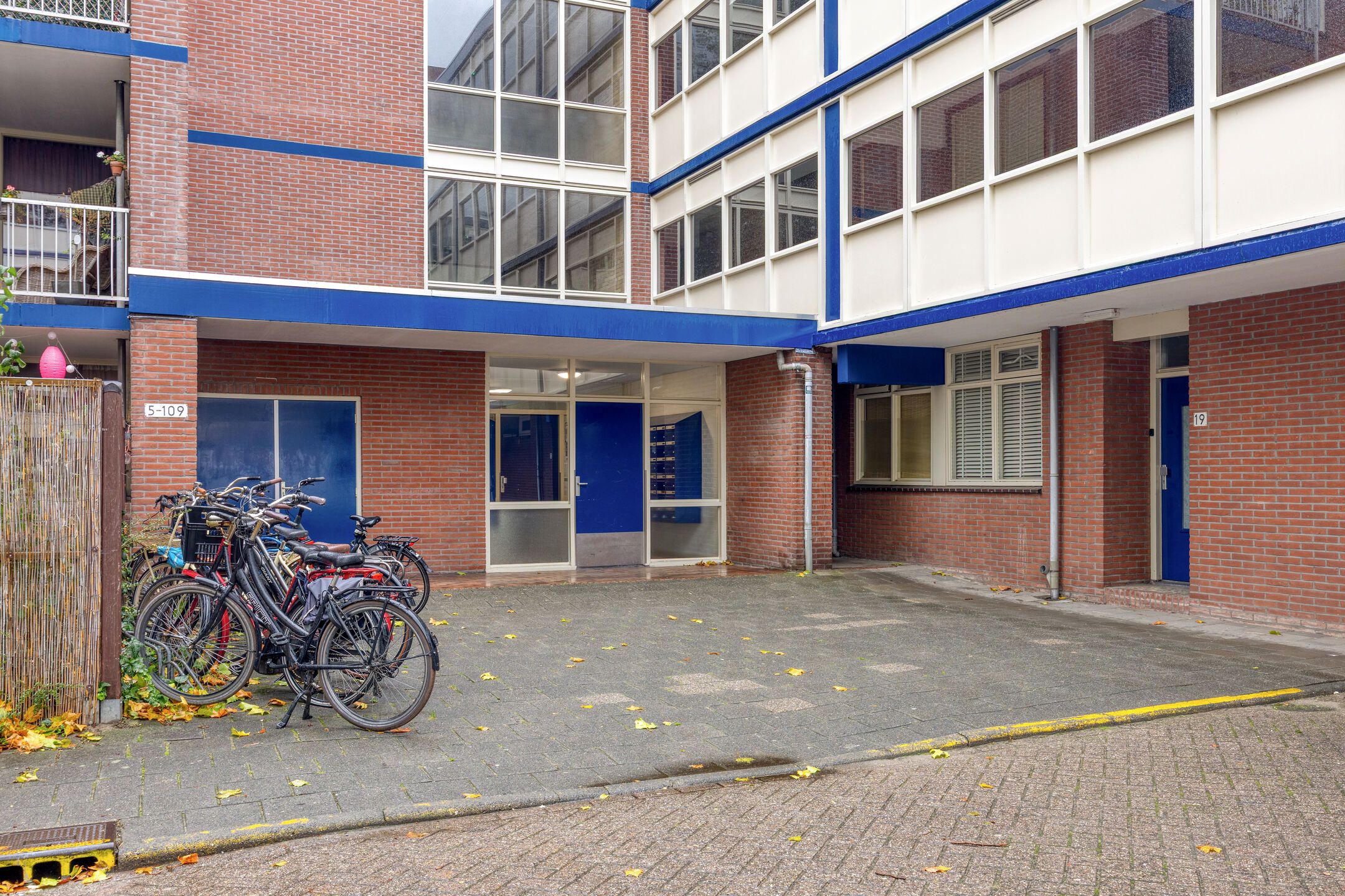 Photo 3 of Bellevuestraat 79